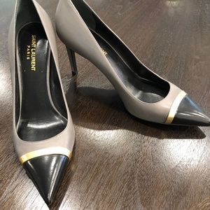 Saint Laurent Two Tone pumps in grey with black toe with metal detail